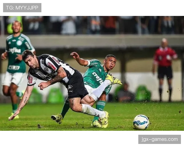 吉马良斯战术体系大揭秘：重塑球队形象，强势领跑联赛